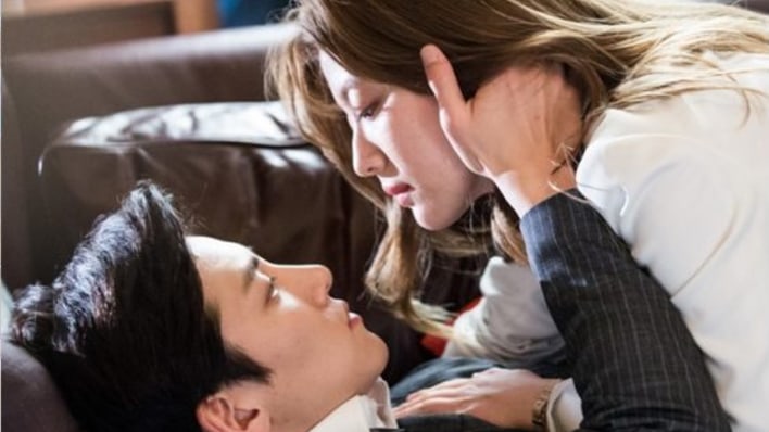 Ji Chang Wook và Nam Ji Hyun gần gũi nhau trong các bức ảnh mới của "Suspicious Partner"